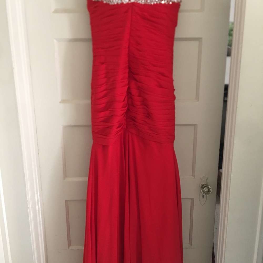 Dress - Picture 3 of 3